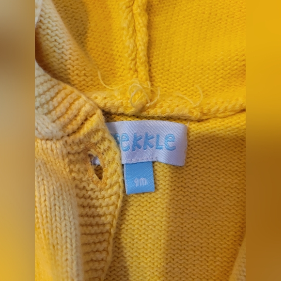 Vibrant Yellow Vest with Hood and Snap Closure - Picture 3 of 3